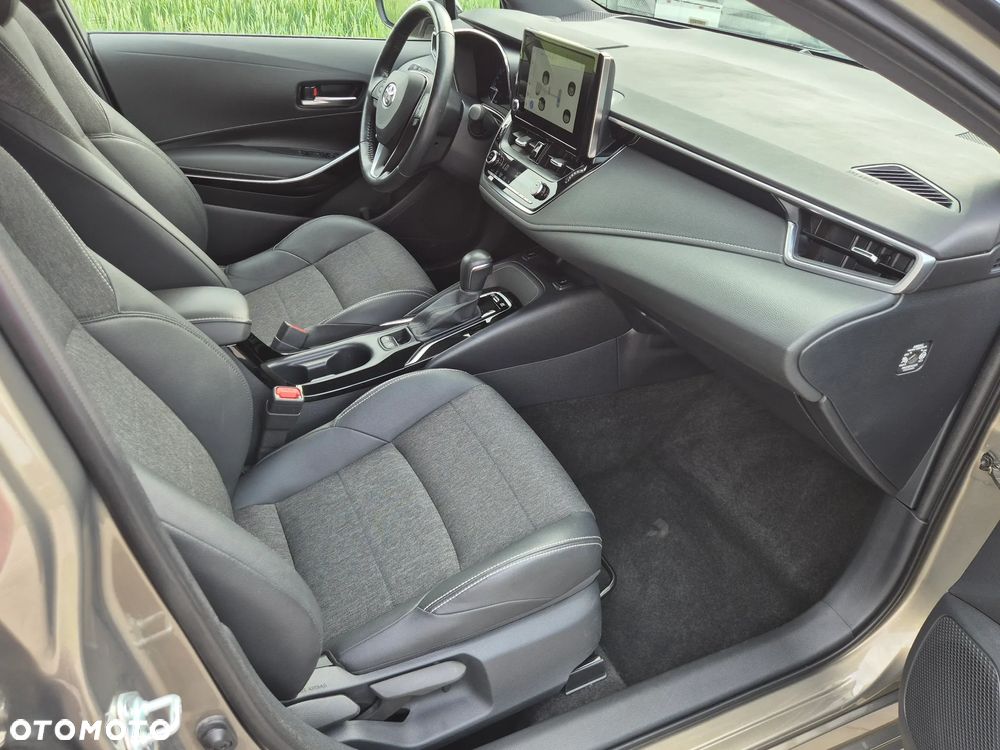 Toyota Corolla - 13