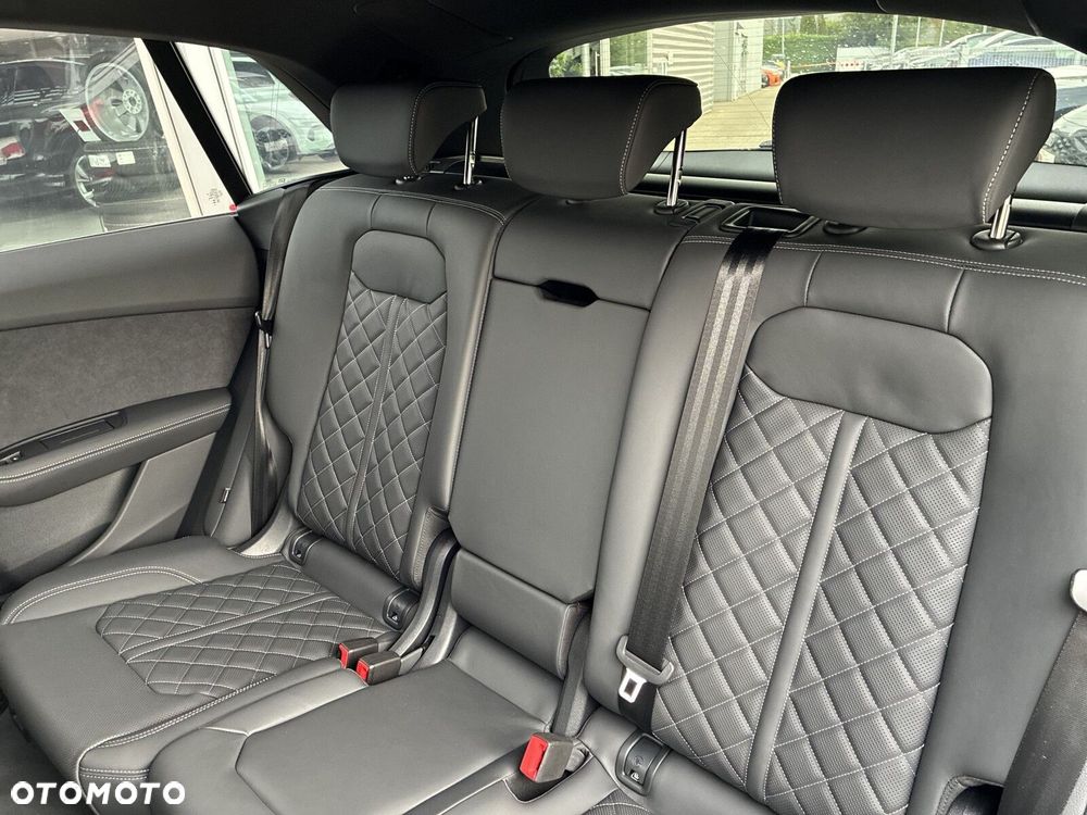 Audi Q8 - 17