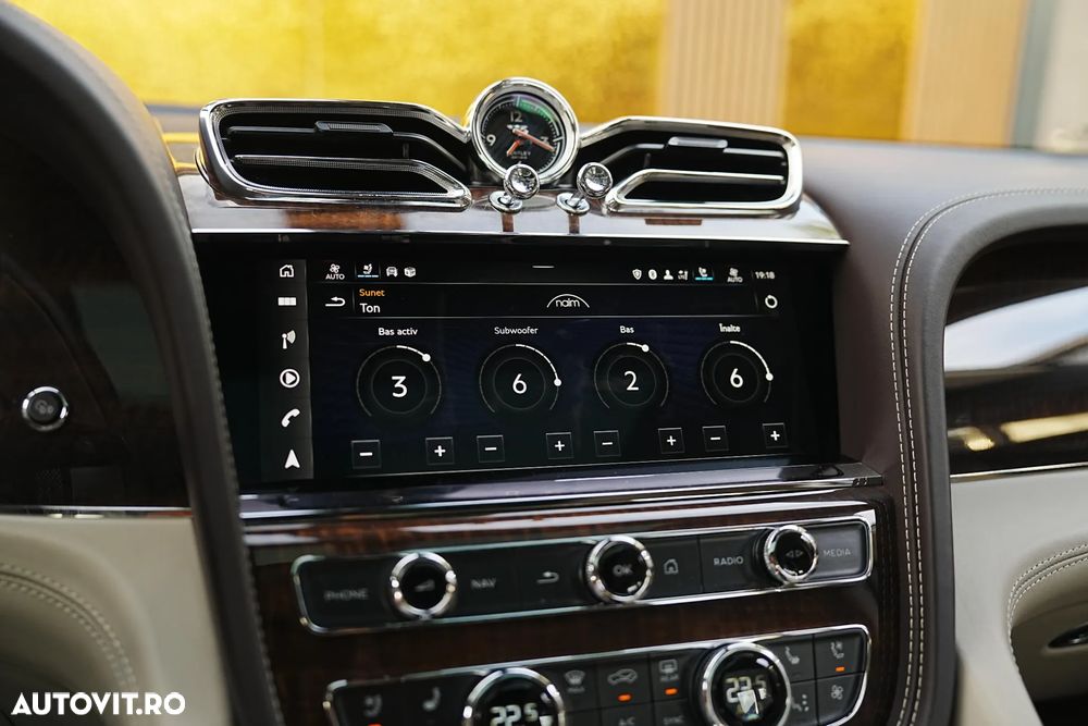 Bentley Bentayga - 35