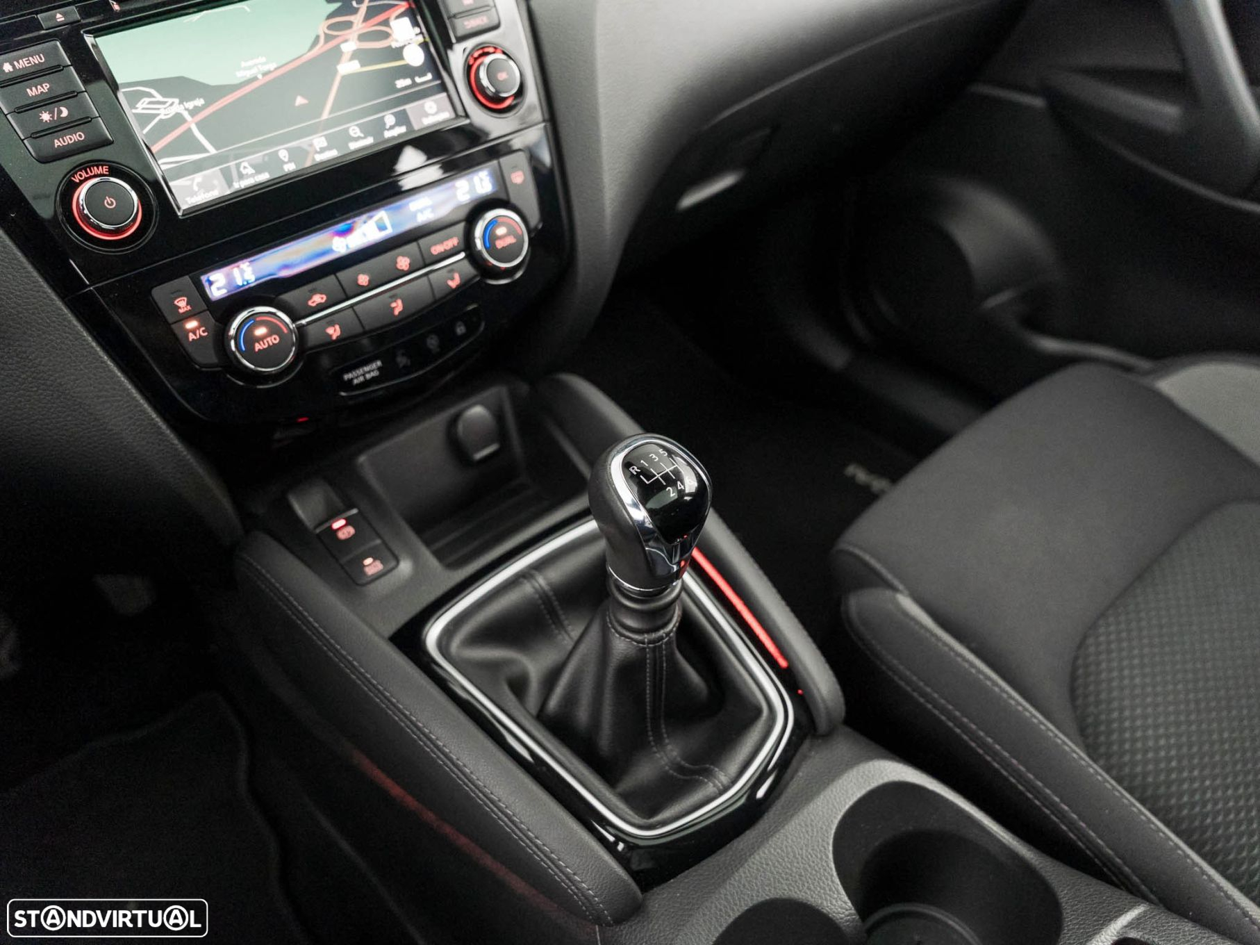 Nissan Qashqai 1.5 dCi N-Connecta - 25
