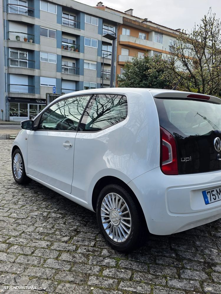 VW Up! - 8