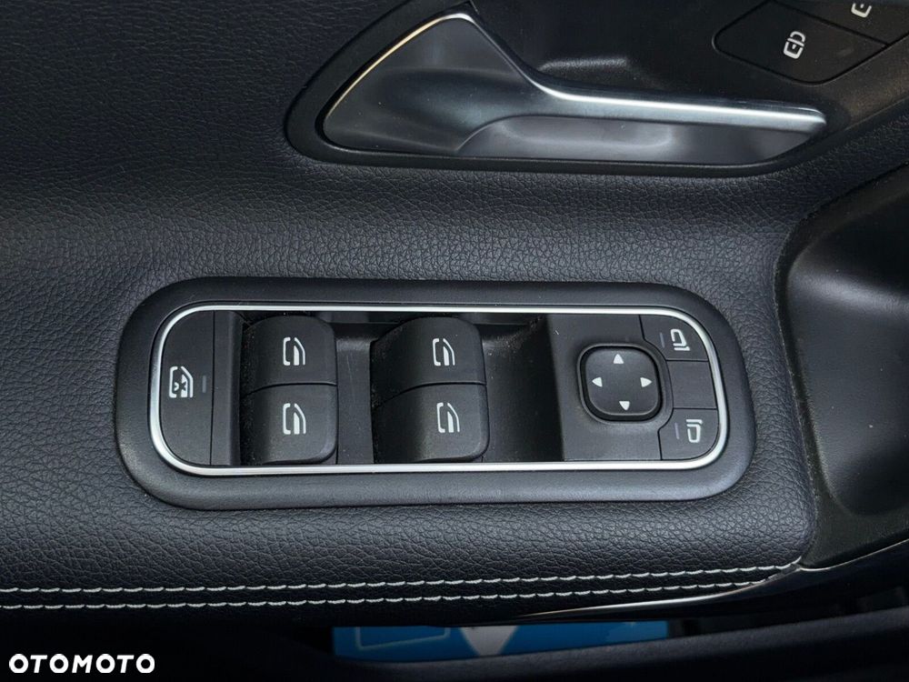 Mercedes-Benz Klasa A 250 E Progressive 8G-DCT - 32