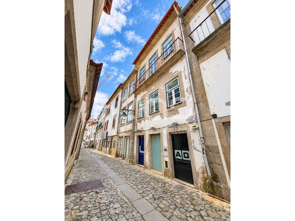 Edifício Histórico de Prestígio no Centro de Viana do Castelo - Grande imagem: 2/28