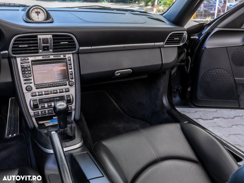 Porsche 911 Carrera 4 S Cabrio - 24