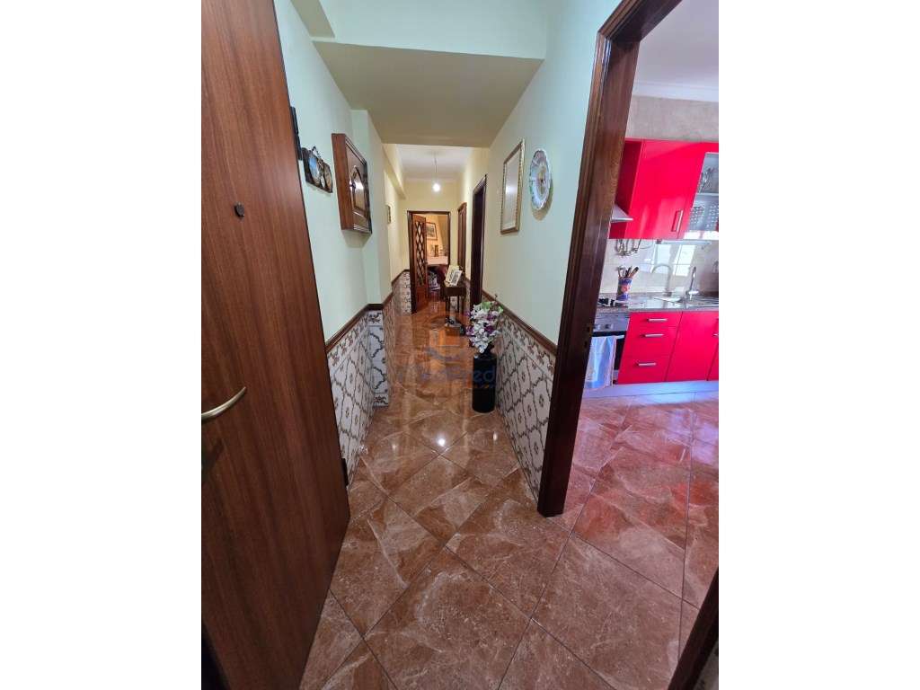 Apartamento T2 com Varanda, Parqueamento e Arrecadação | Póvoa de S... - Grande imagem: 3/18