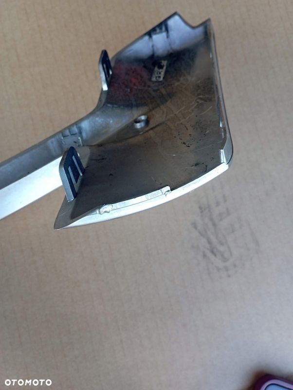 FIAT FREEMONT GRILL ATRAPA EMBLEMAT ZNACZEK 55000804AA - 4
