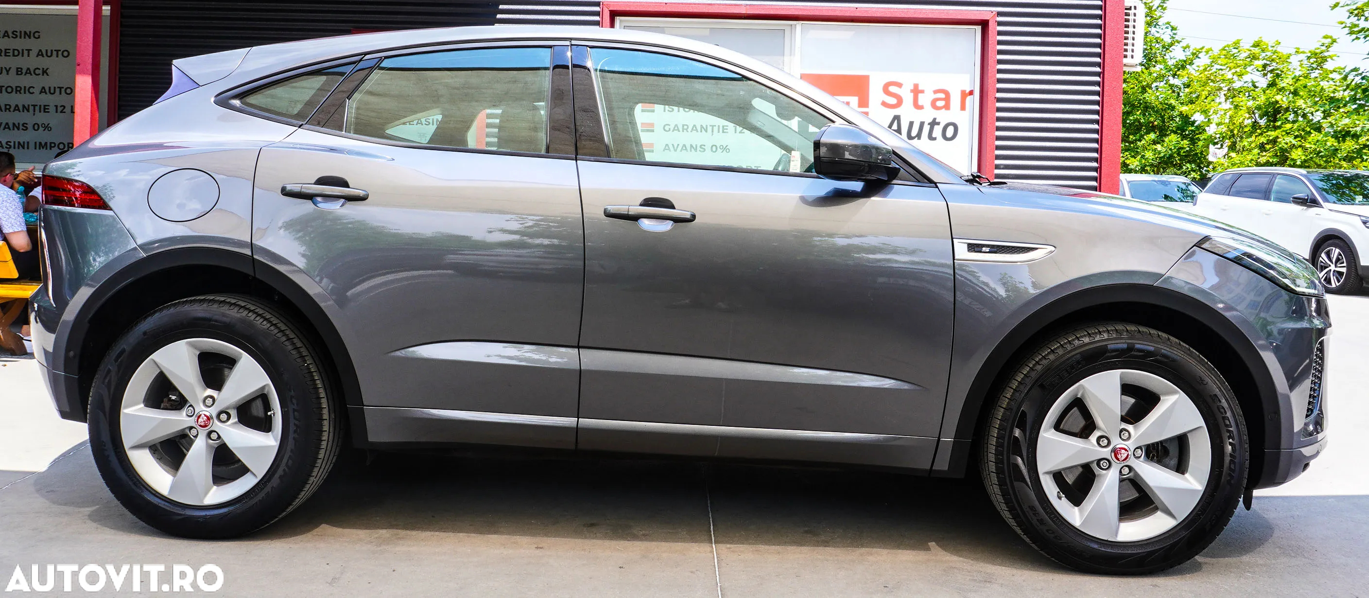 Jaguar E-Pace D150 AWD R-Dynamic S - 11