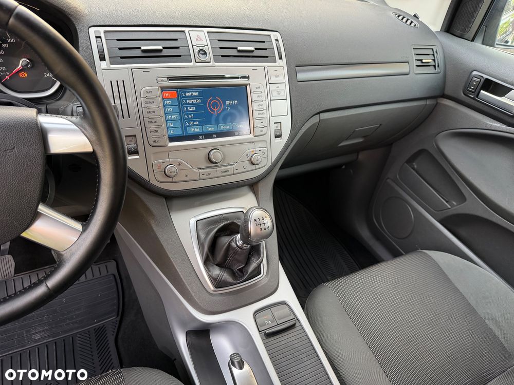 Ford Kuga 2.0 TDCi 2x4 Titanium - 15