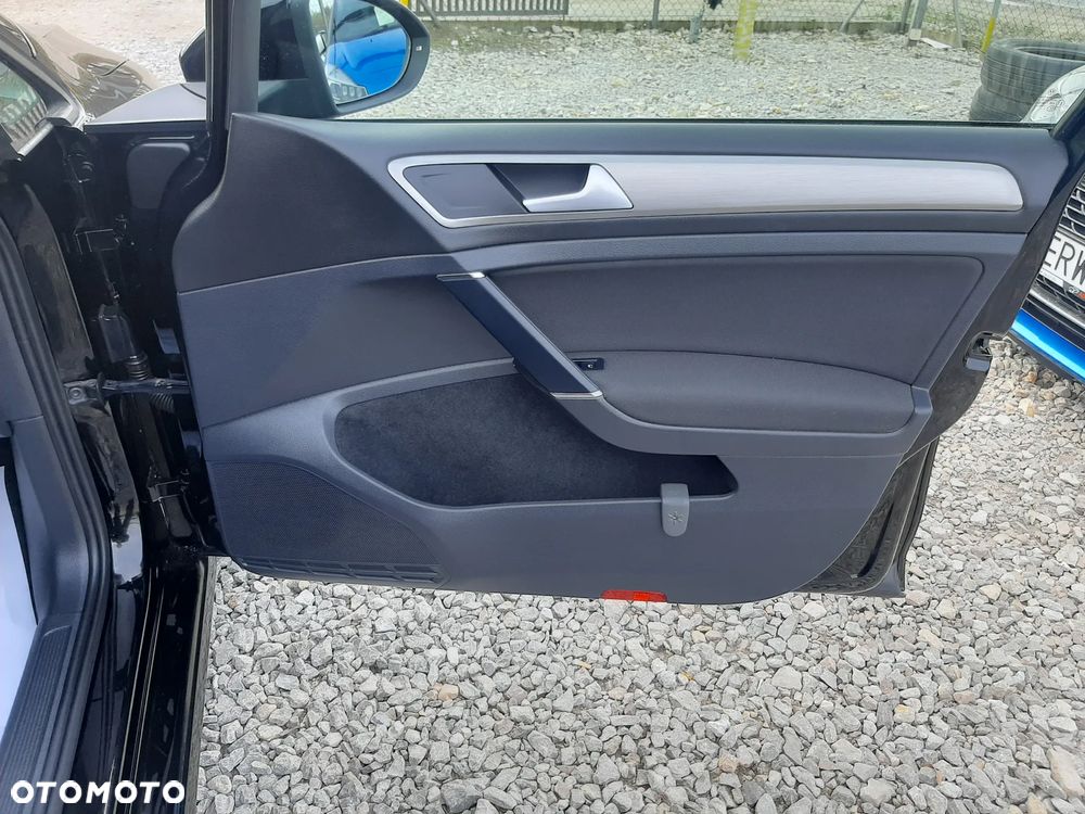 Volkswagen Golf 1.6 TDI BlueMotion Comfortline - 32