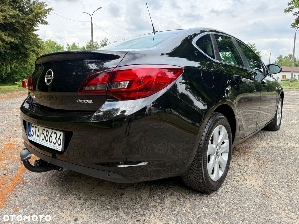 Opel Astra 1.4 T Essentia - 8