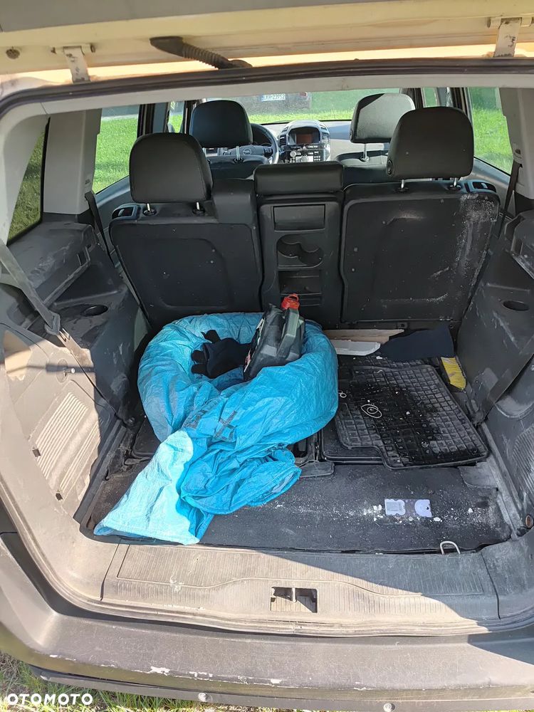 Opel Zafira - 12