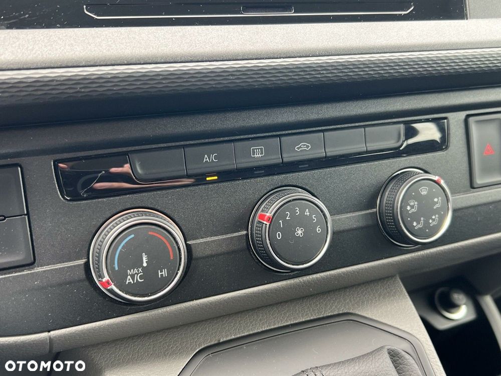 Volkswagen Transporter - 25