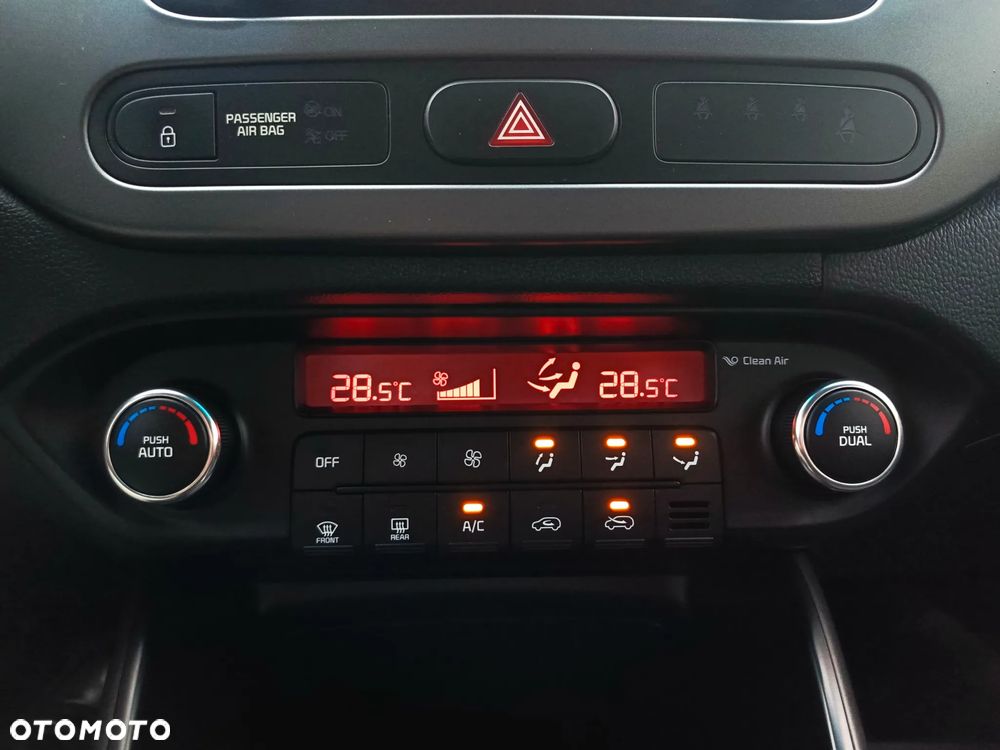 Kia Carens 1.6 GDI M - 23