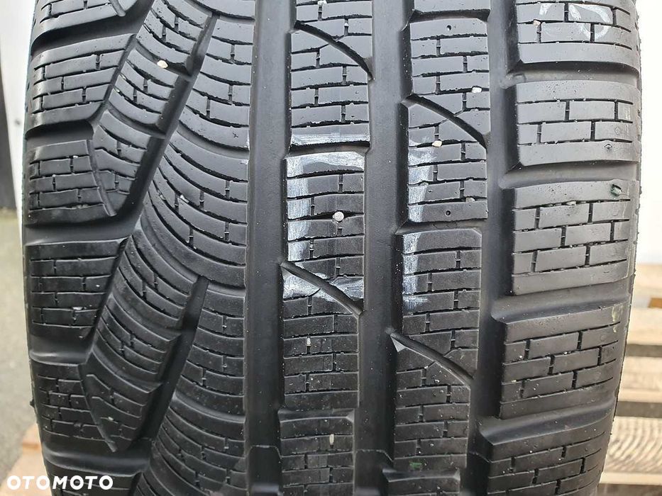 1x Opona zimowa 235/55/18 PIRELLI SottoZero2 W210 - 104H XL AO 7.5mm - 5