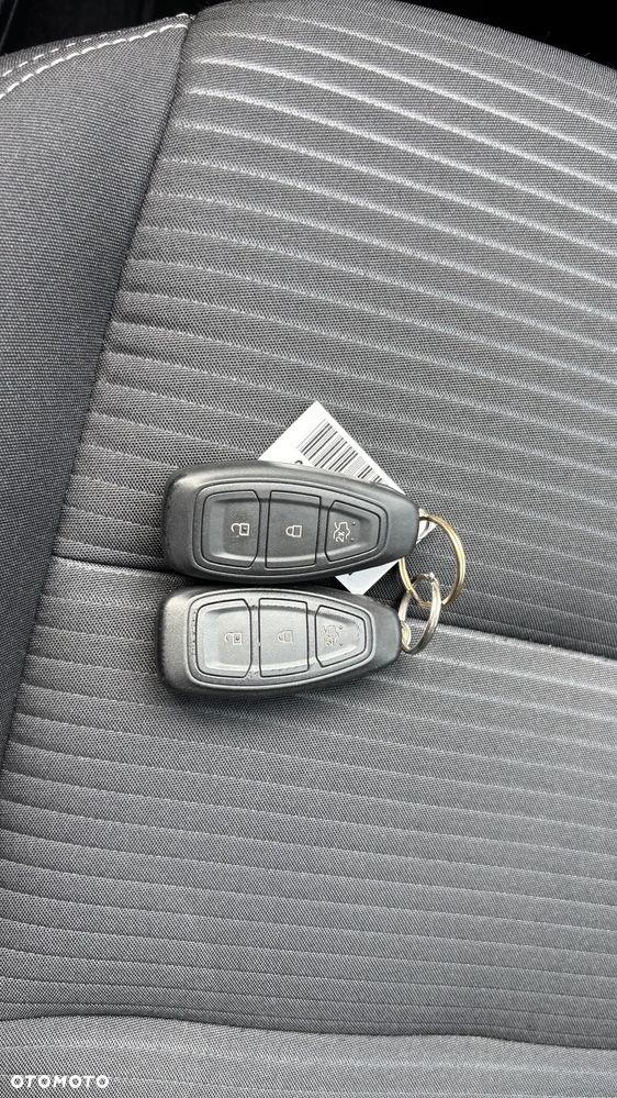 Ford Kuga 2.0 EcoBlue Hybrid TITANIUM - 36