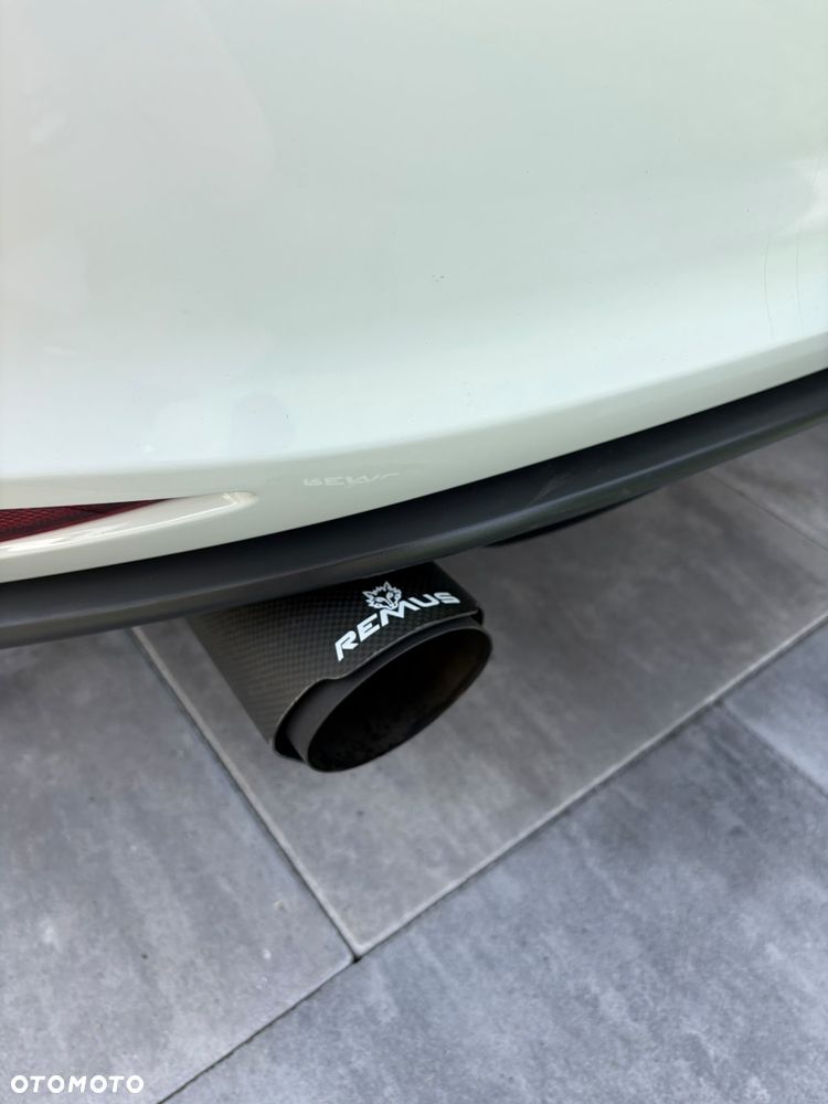 Volkswagen Golf - 5