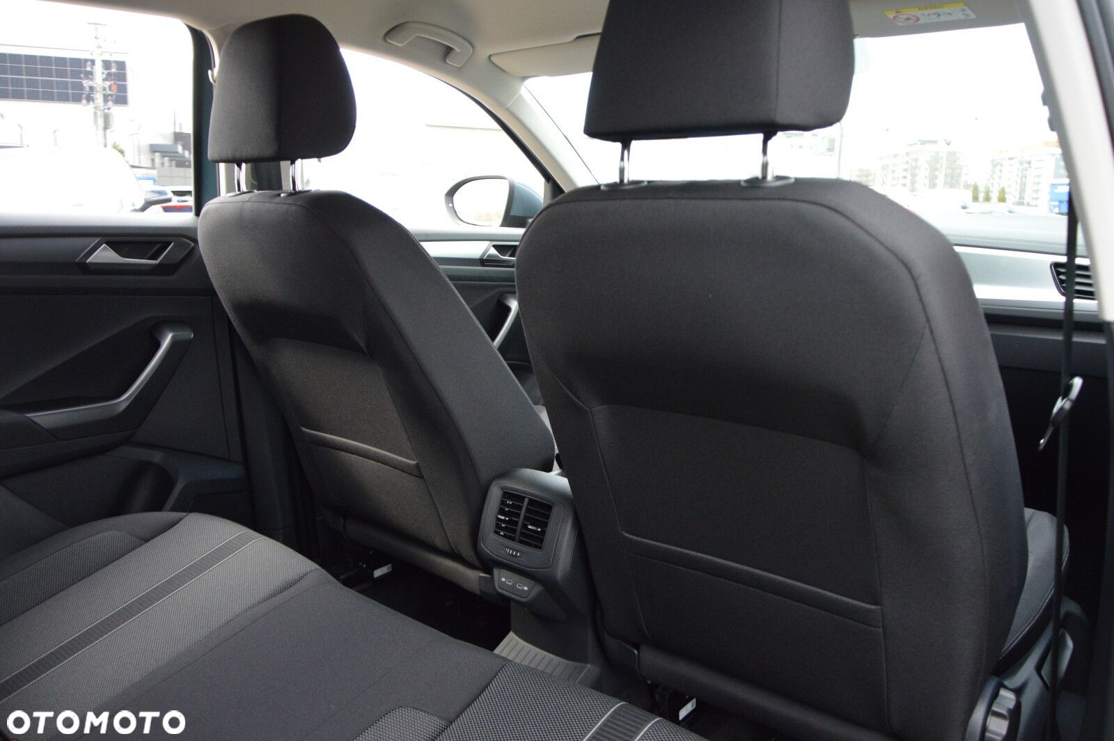 Volkswagen T-Roc - 15