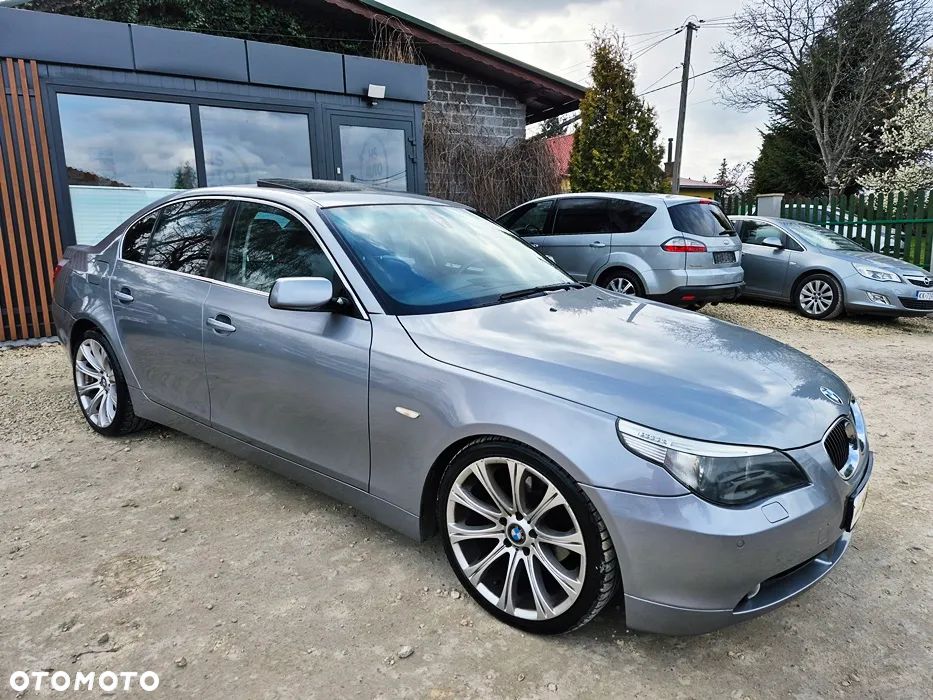 BMW Seria 5 523i - 6