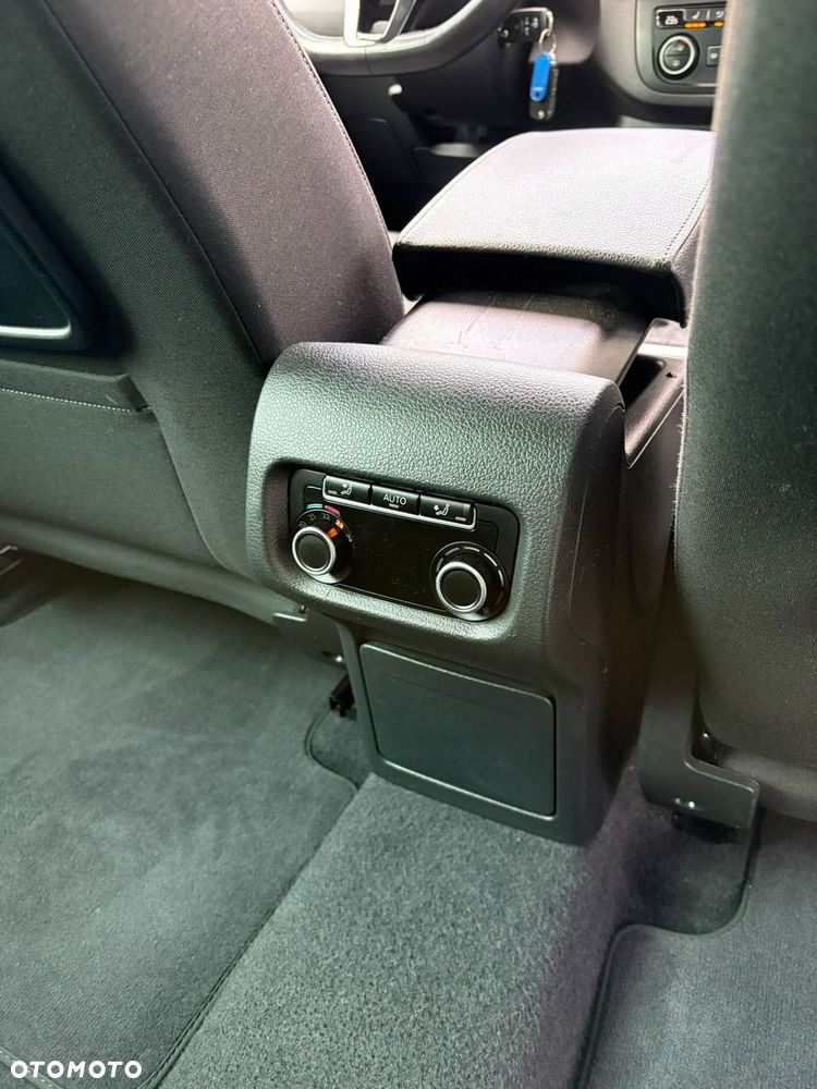 Volkswagen Sharan - 31