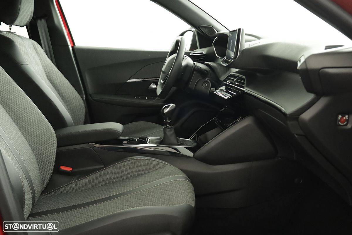 Peugeot 2008 1.2 PureTech Allure - 23