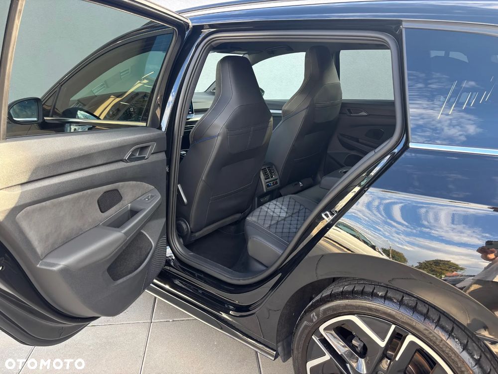 Volkswagen Golf Variant - 10