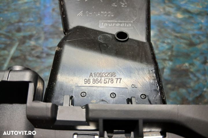 Grila ventilatie bord centru 9686445277 A1093299 9686445277 A1093299 - 4