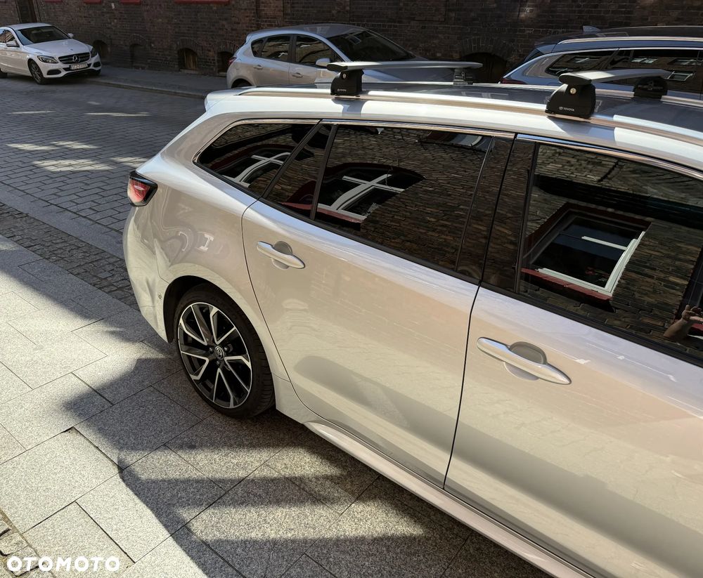 Toyota Corolla 2.0 Hybrid Executive - 12
