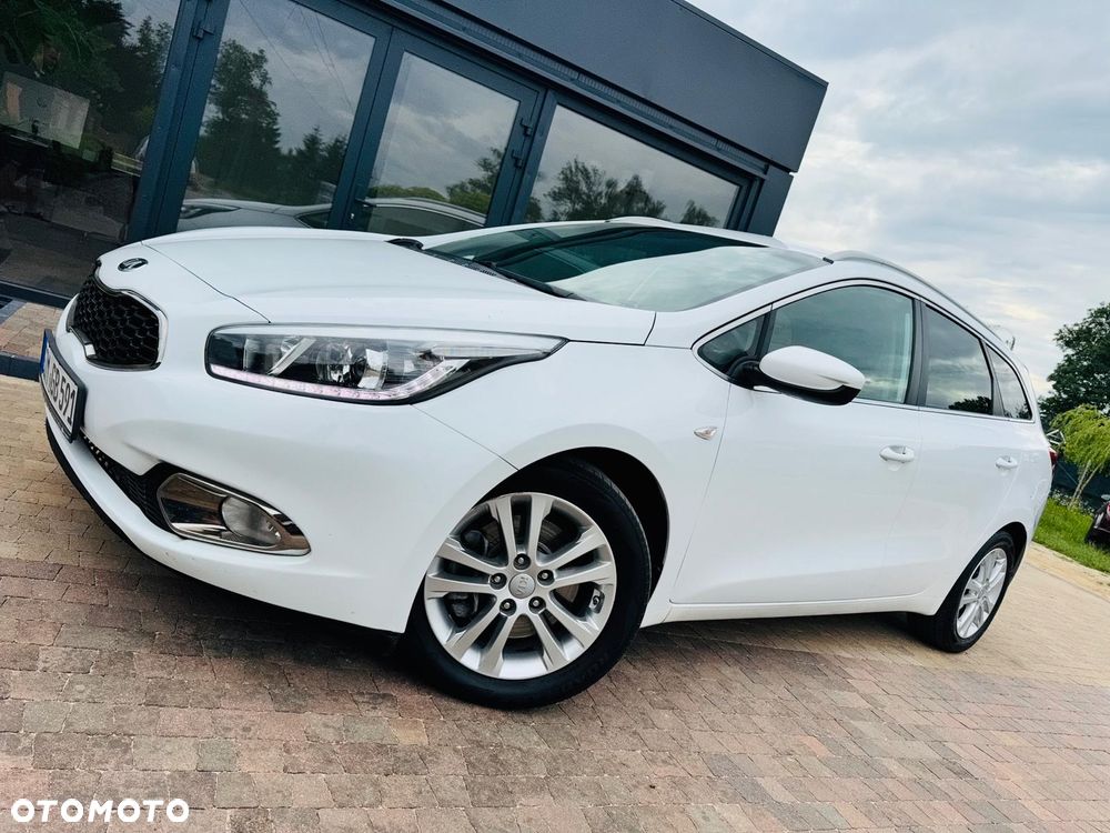 Kia Ceed 1.6 GDI Dream Team Edition - 27