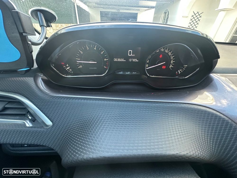 Peugeot 2008 1.2 PureTech Style - 17