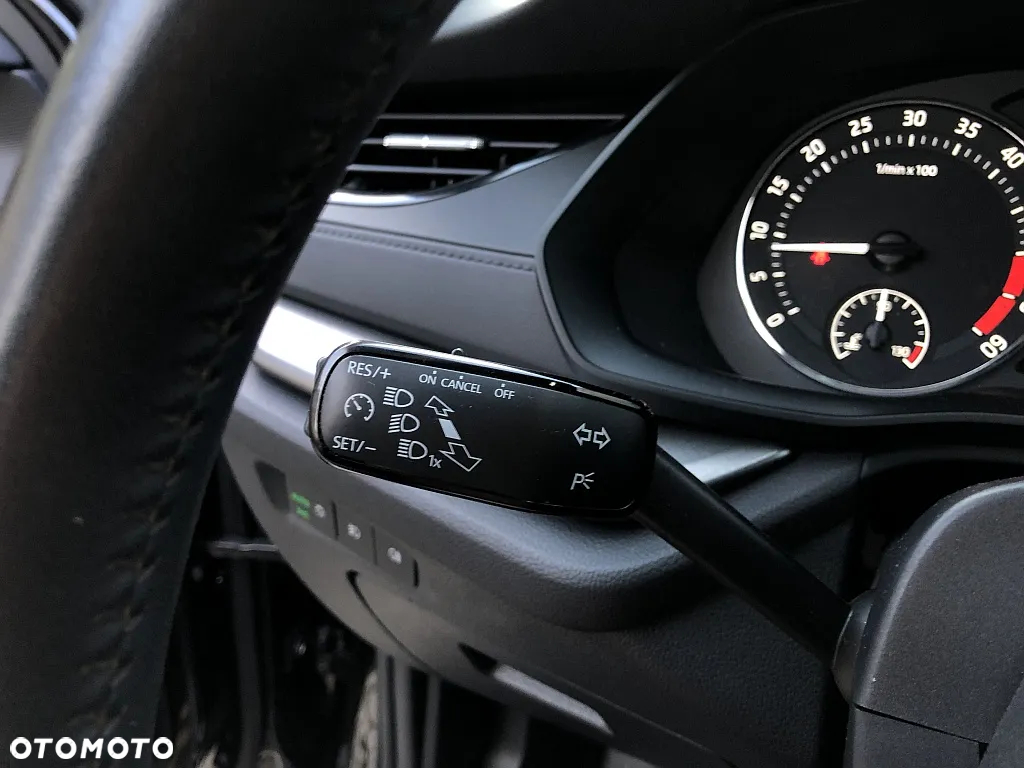 Skoda Octavia 2.0 TDI Ambition DSG - 24