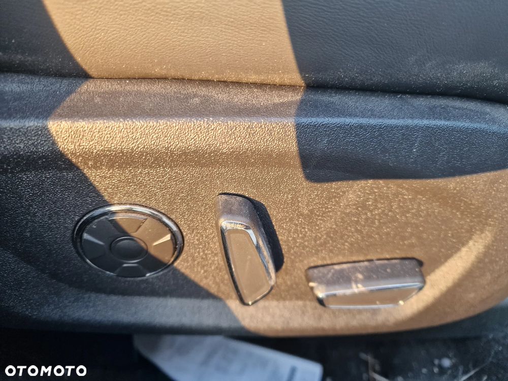 Ford Mondeo 2.0 Hybrid Vignale - 19