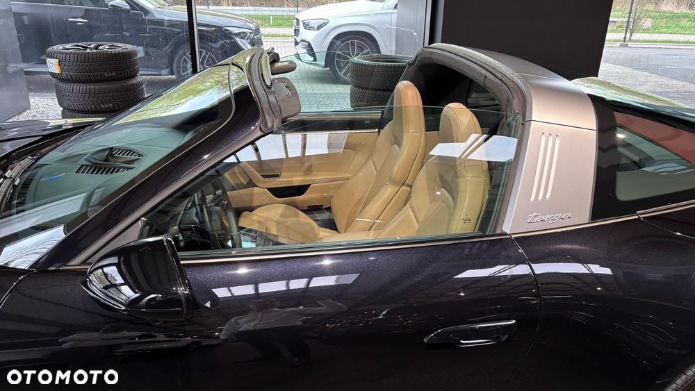 Porsche 911 Targa 4 - 12