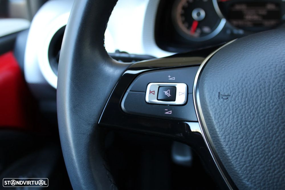 VW Up! 1.0 BMT High Auto - 21