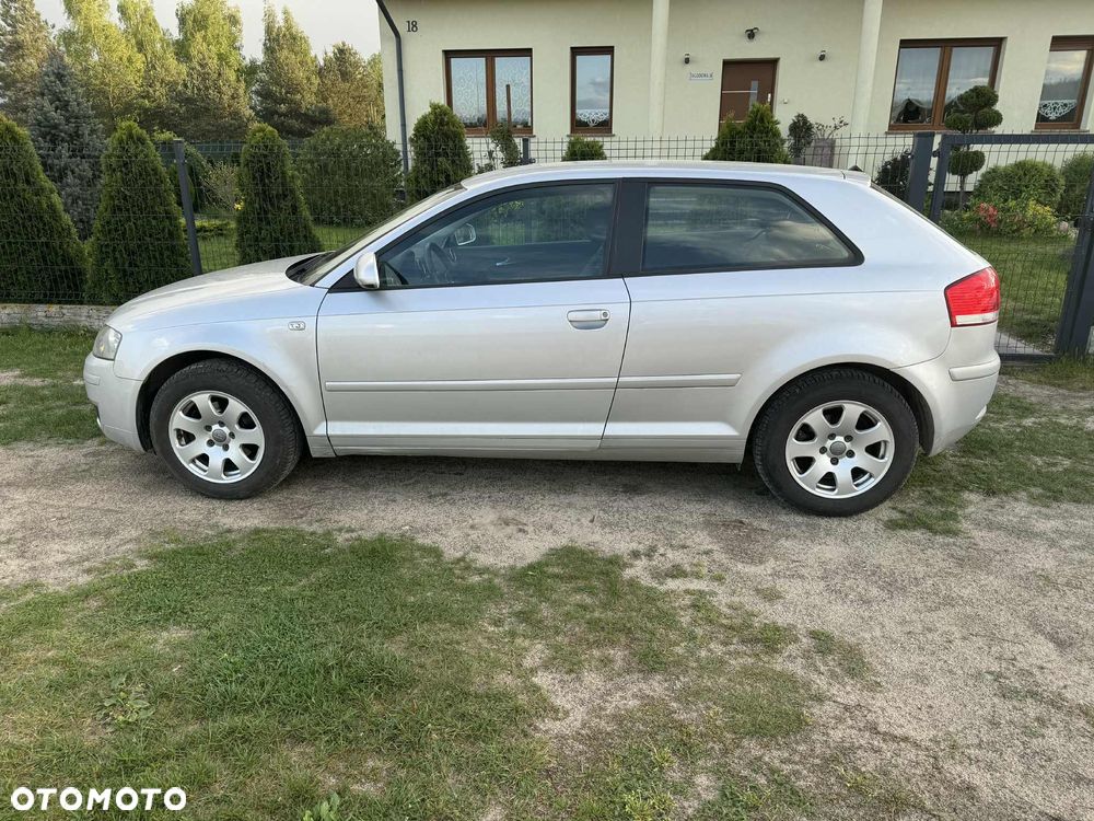 Audi A3 3-drzwiowe 1.6 Attraction - 17