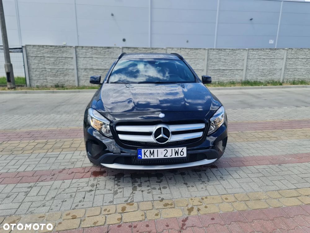 Mercedes-Benz GLA - 2
