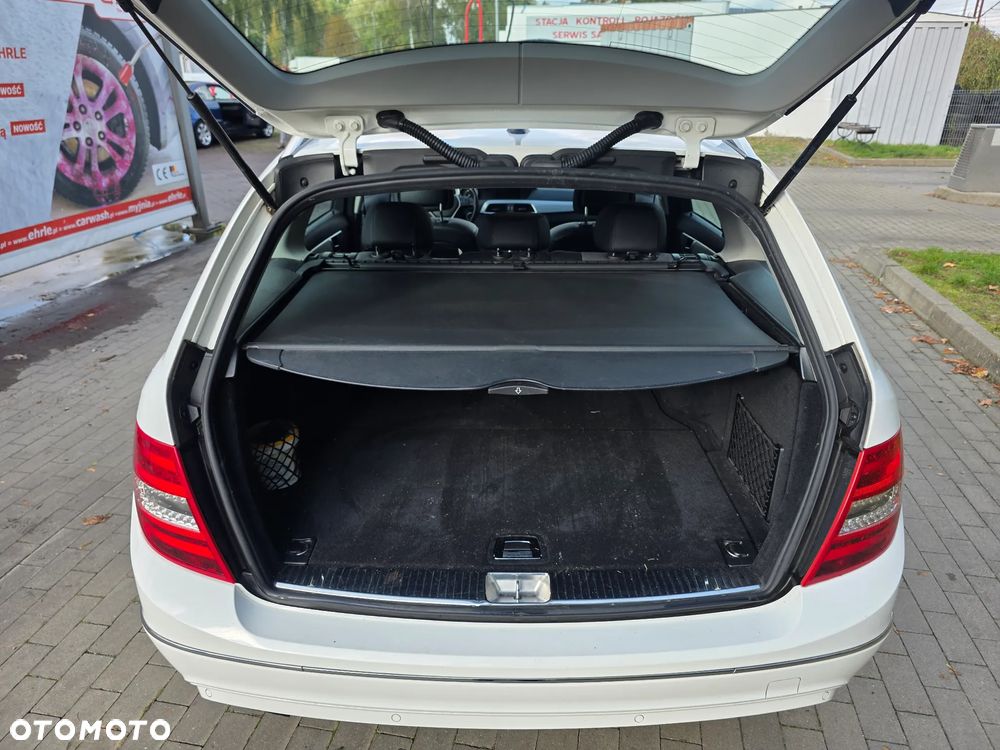 Mercedes-Benz Klasa C 180 T (BlueEFFICIENCY) 7G-TRONIC Avantgarde - 23