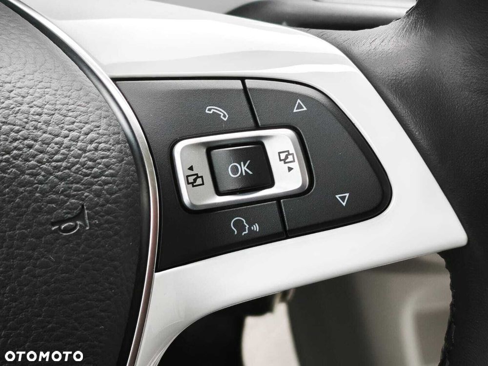 Volkswagen up! 1.0 TSI move - 23