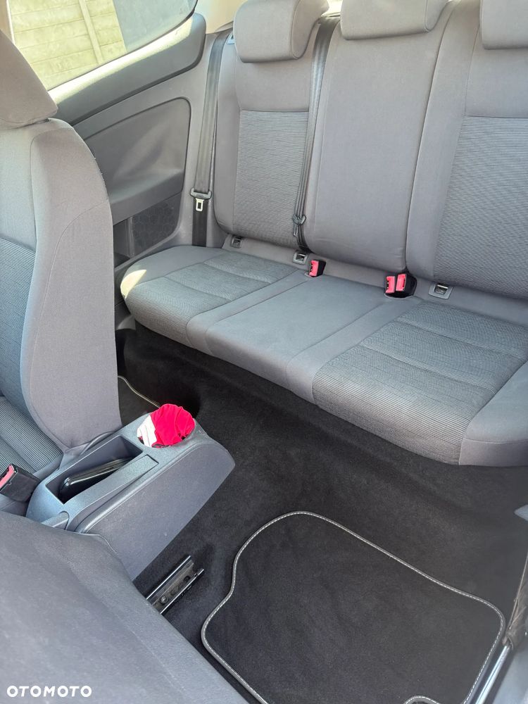 Volkswagen Golf 1.6 Comfortline - 11