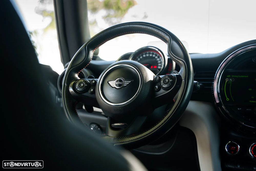 MINI 3 Portas John Cooper Works Auto Desportiva - 37