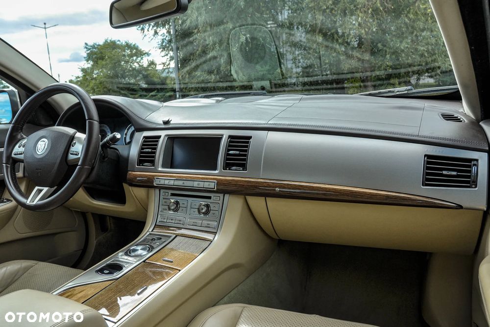 Jaguar XF 3.0 V6 D S Premium Luxury - 11
