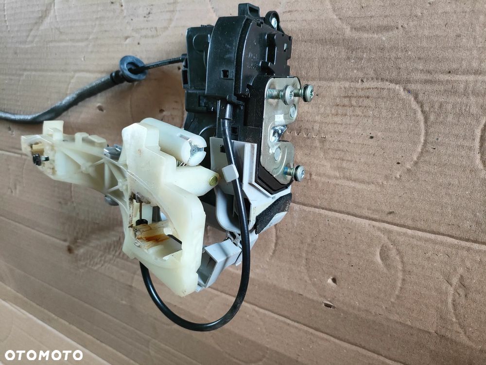 KIA VENGA 09- ZAMEK DRZWI PRZAWY PRZÓD 6-PIN - 6