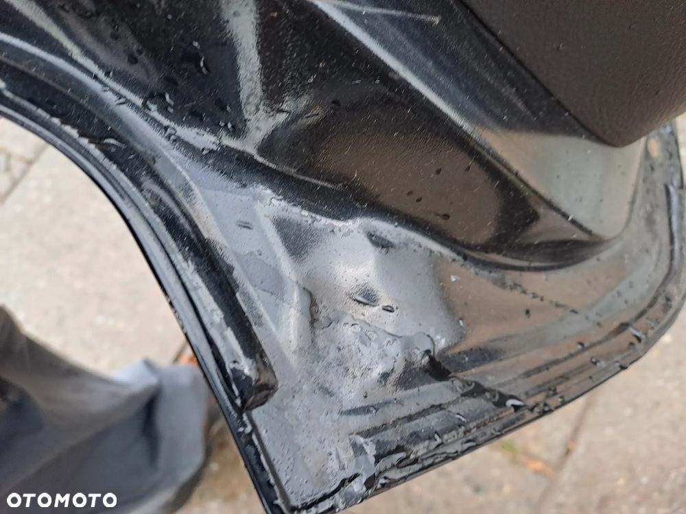 Ford Fokus MK3 HB 5D klapa bagażnika kod lakieru FB Panther Black Metalik - 28