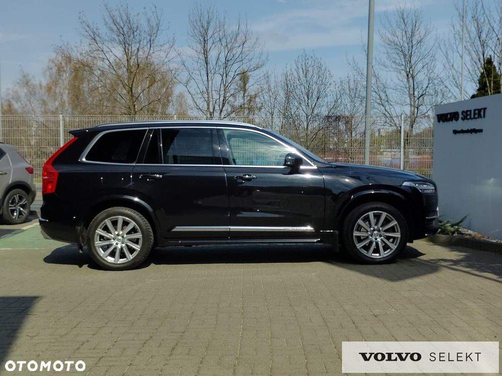 Volvo XC 90 - 9