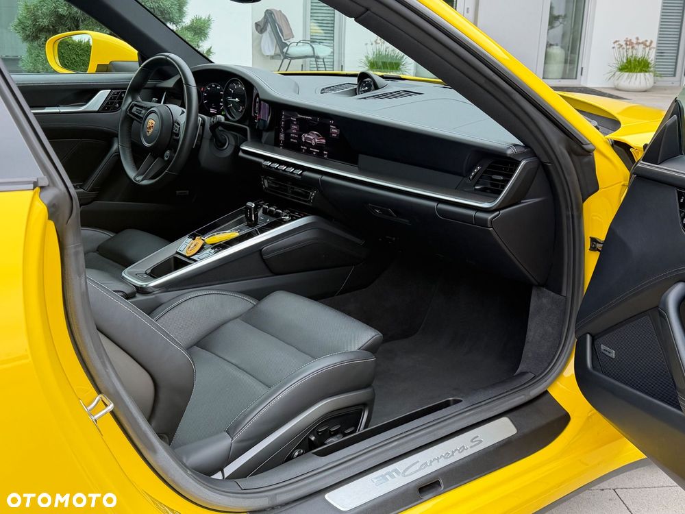 Porsche 911 Carrera S - 6