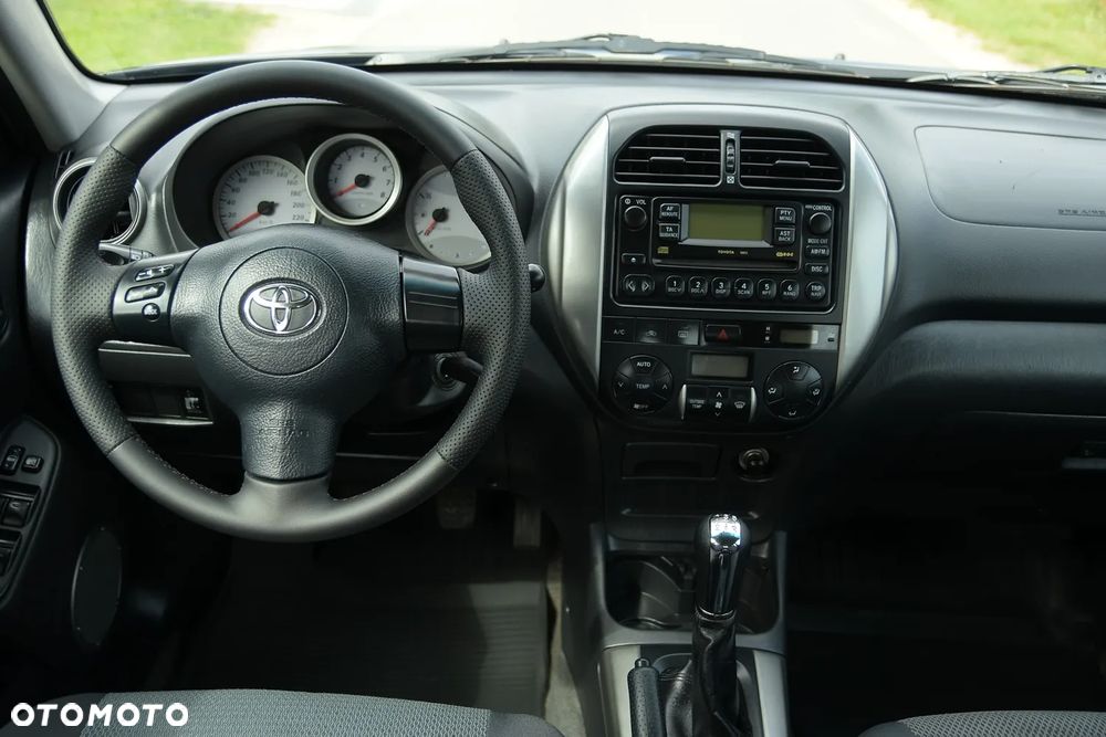 Toyota RAV4 4x4 Edition - 22