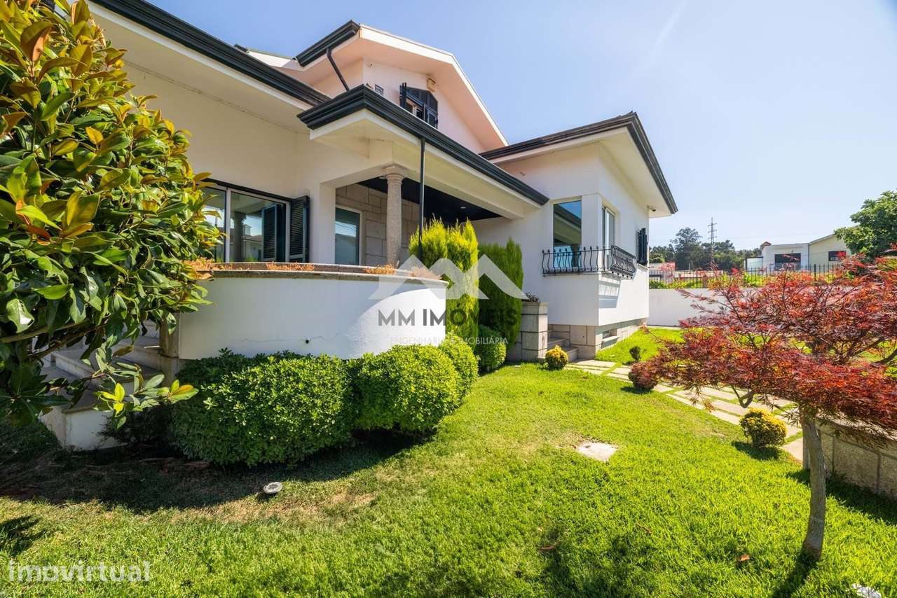 Moradia T5 | Lote 1.620m² | Piscina | Jardim | Três Garagens - Grande imagem: 3/60