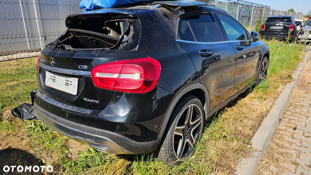 Mercedes-Benz GLA 200 (CDI) d - 27