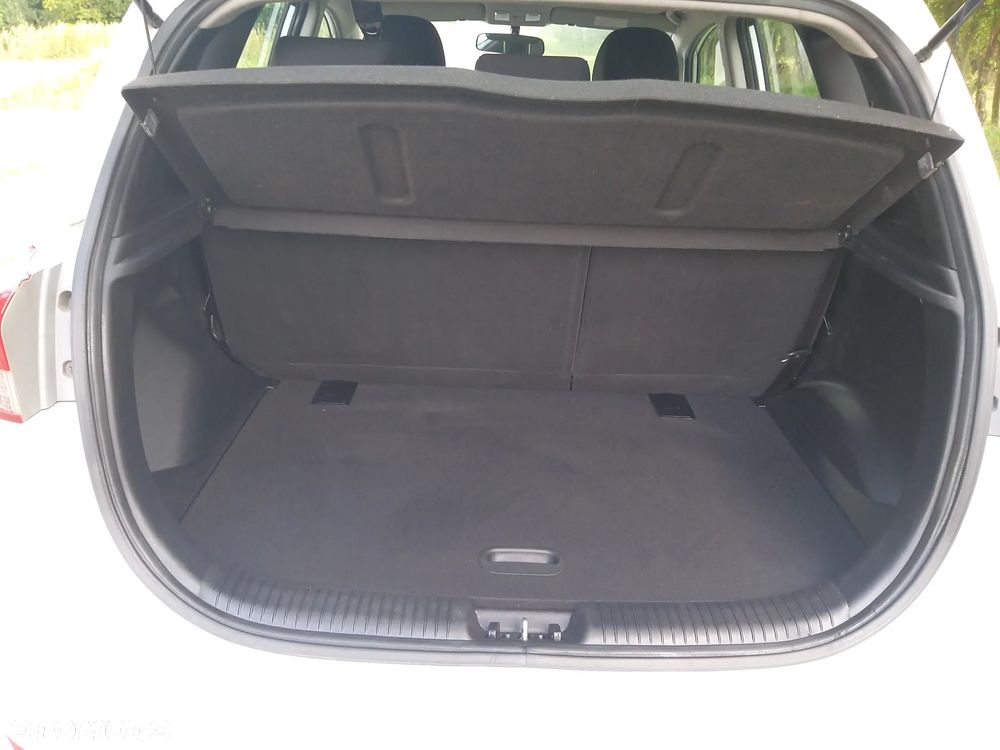 Hyundai ix20 1.4 CRDi Comfort blue - 11