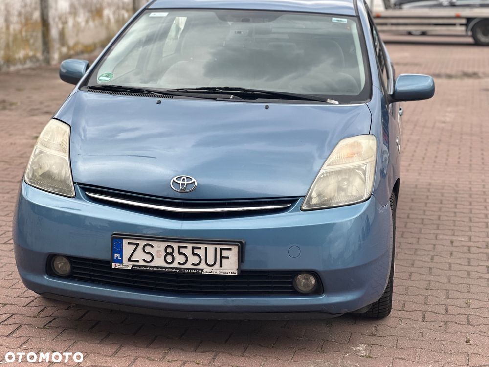 Toyota Prius 1.5 VVT-i Sol - 2