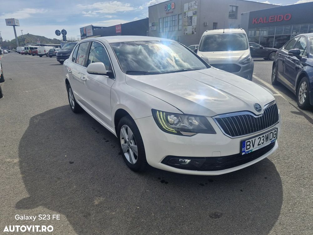 Skoda Superb 2.0 TDI Elegance DSG - 3